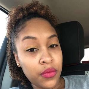 Meet your Posher, Dee dee